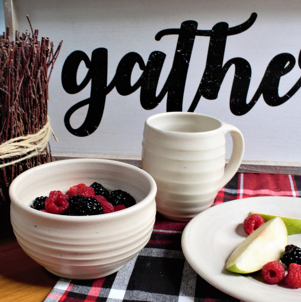 Farmhouse Ridges Salad Bowl- Drift White