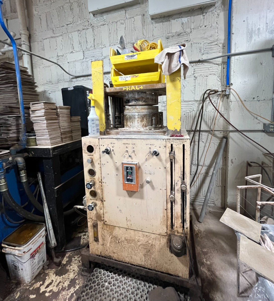 Farmhouse Ridges Spoon Rest- Drift White