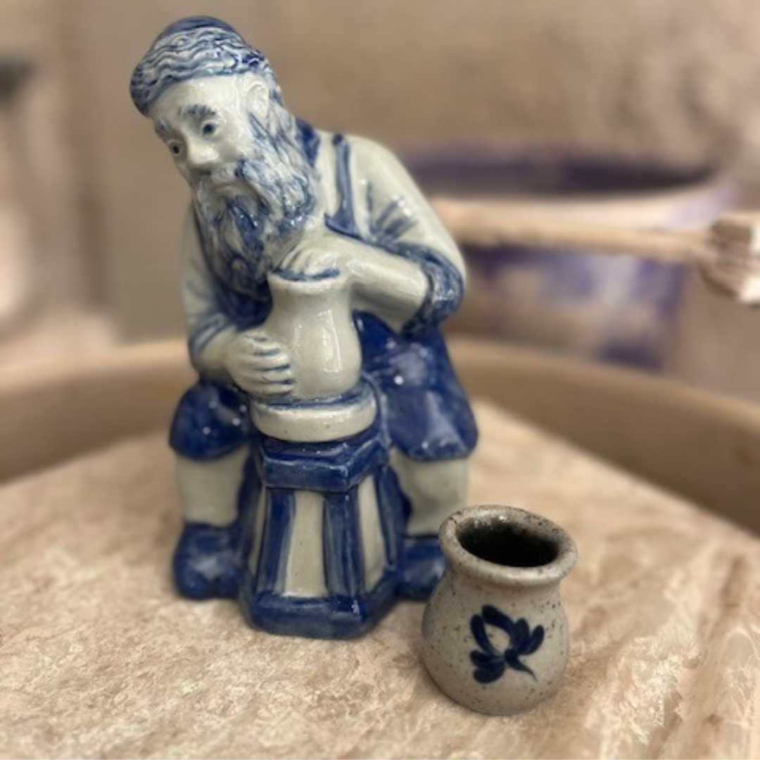ROWE Pottery ソルトグレーズ　サンタクロース　ローポタリー 50 Year Anniversary- 2025 Collectible Potter Santa – Rowe Pottery